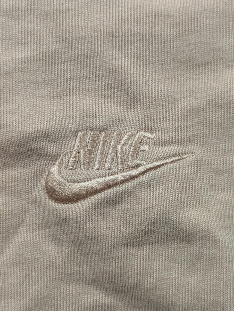 Nike Crop Top Beige Brodé Logo Xs T-shirt Femme Coton Minimaliste Streetwear – Nike – taille XS / 34 / 6 5