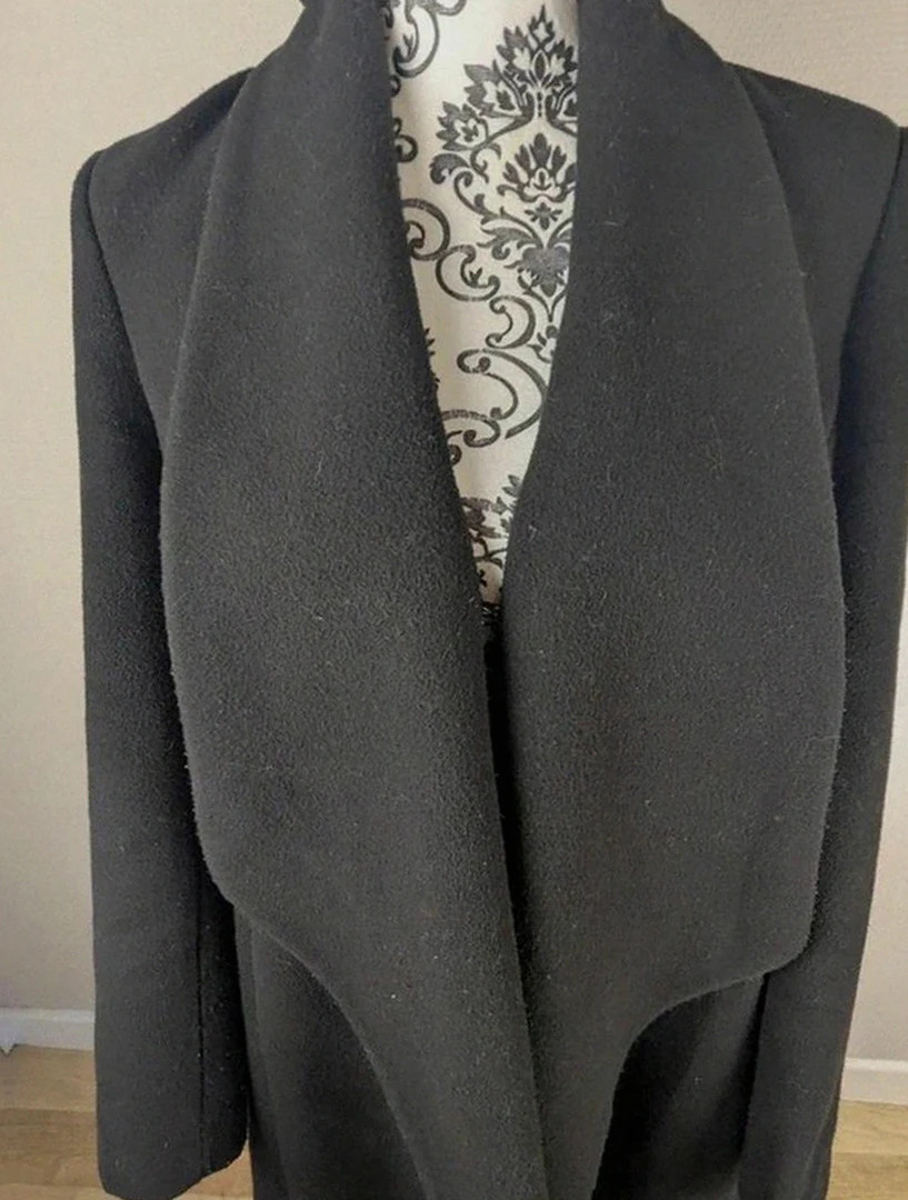 🧥 manteau long Rinascimento noir (coupe élégante drapée) tendance – Rinascimento – taille M / 38 / 10 4