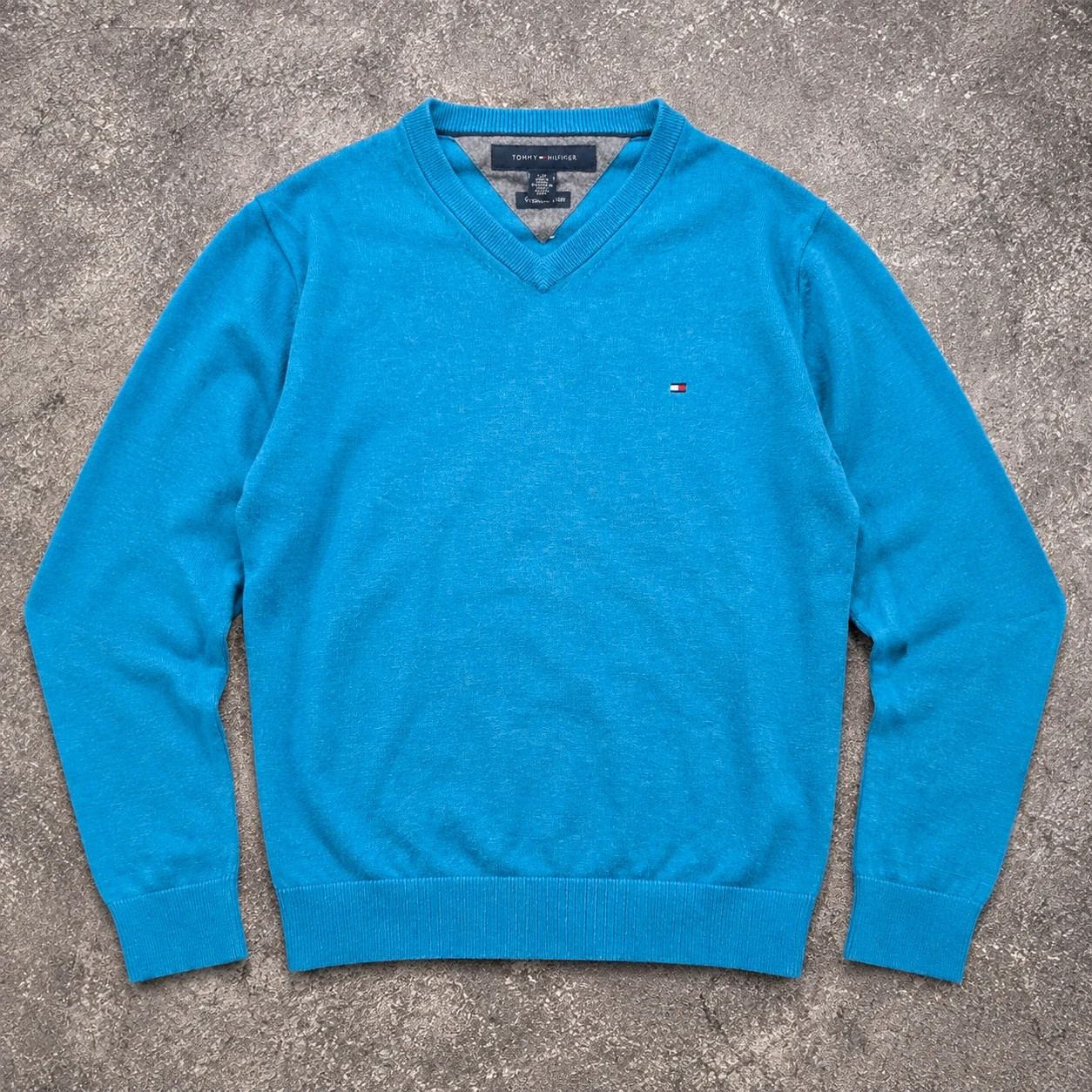 Pull Tommy Hilfiger Premium Cotton col V bleu – Taille S – logo brodé