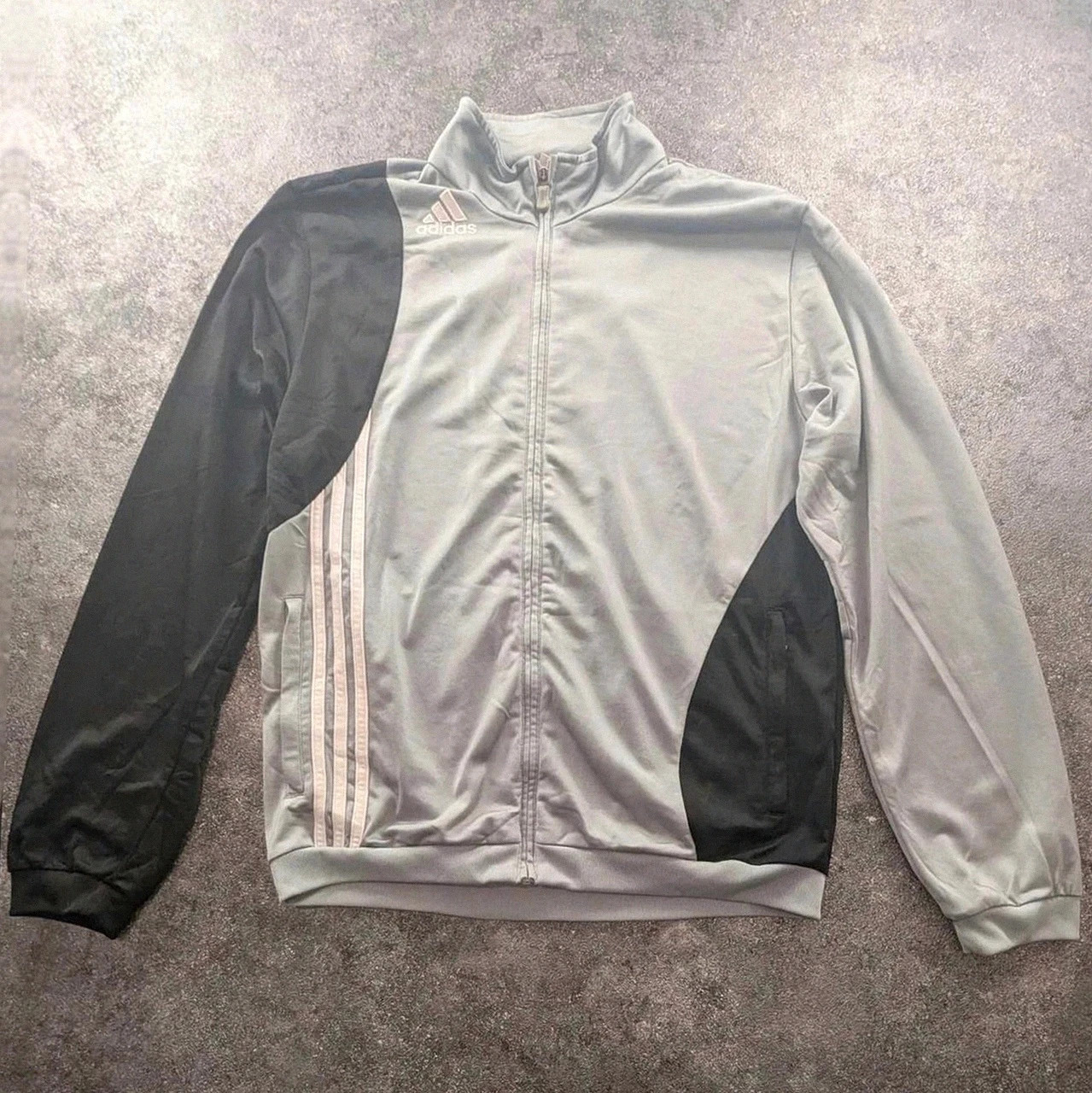 Veste adidas track jacket vintage grise noir zip full 3 bandes sport streetwear Y2K L – adidas – taille L