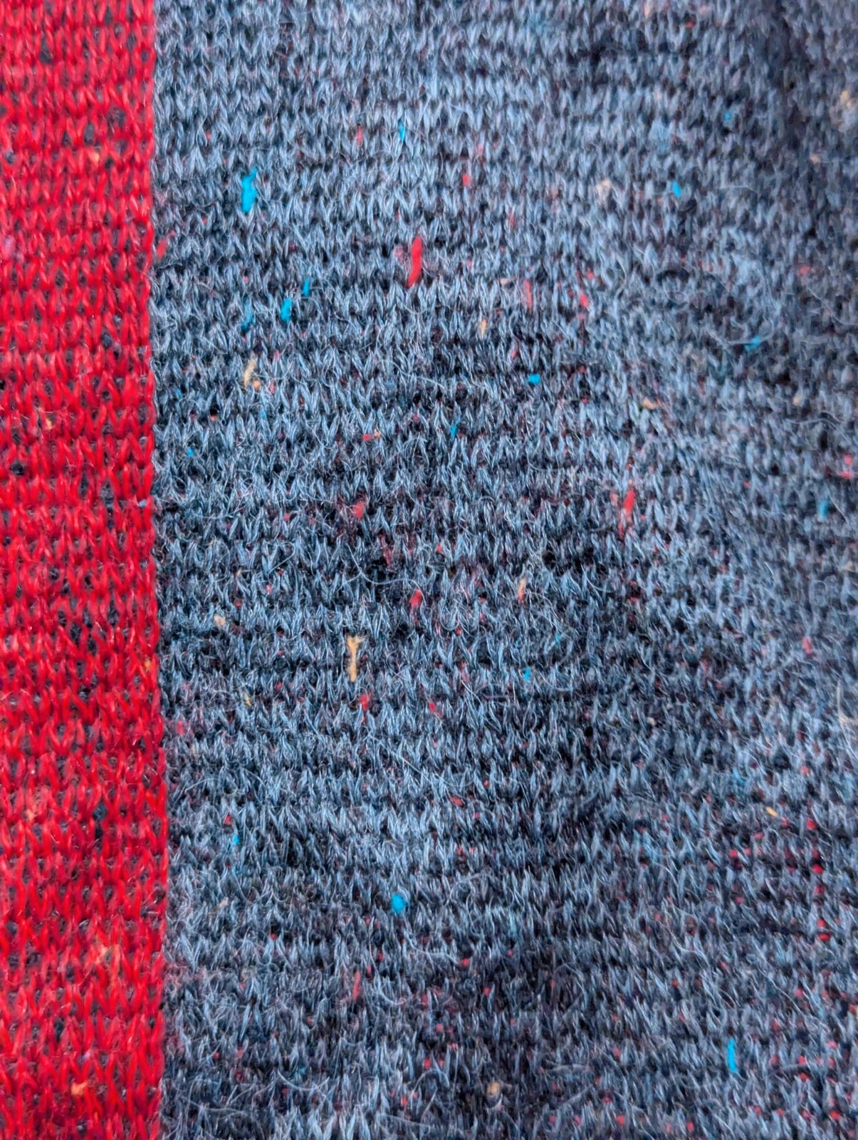 Pull vintage homme Tabicci laine Made in England rouge noir grandad crazy knit L/XL – Vintage Dressing – taille XL 5
