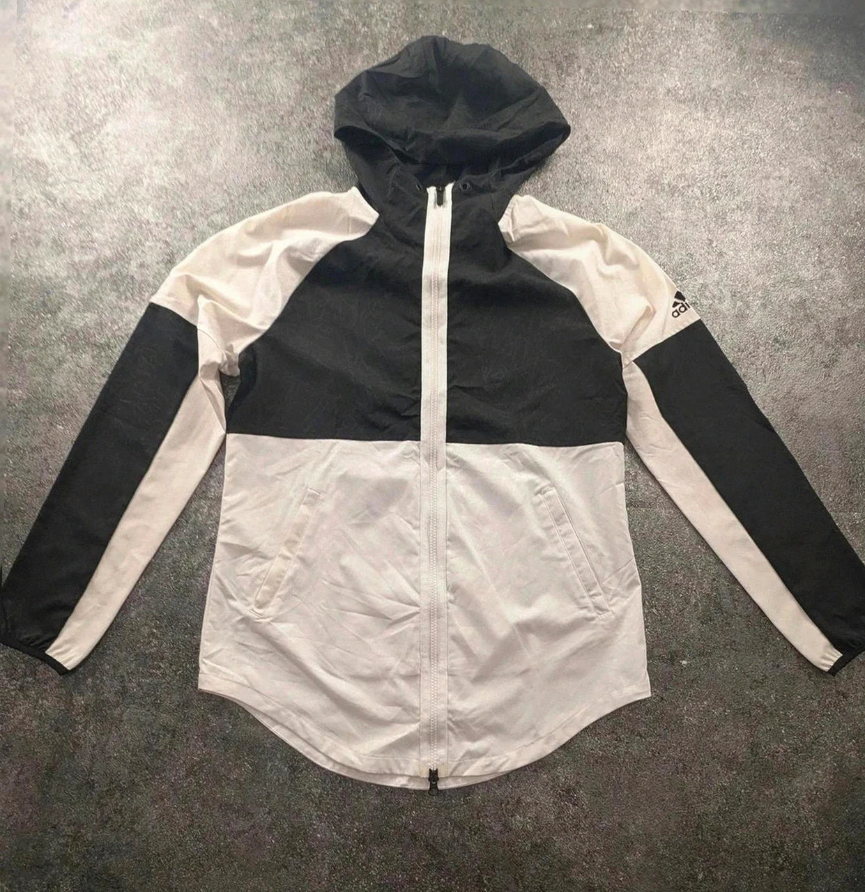 Veste coupe vent adidas noir crème capuche lightweight techwear S CE0284