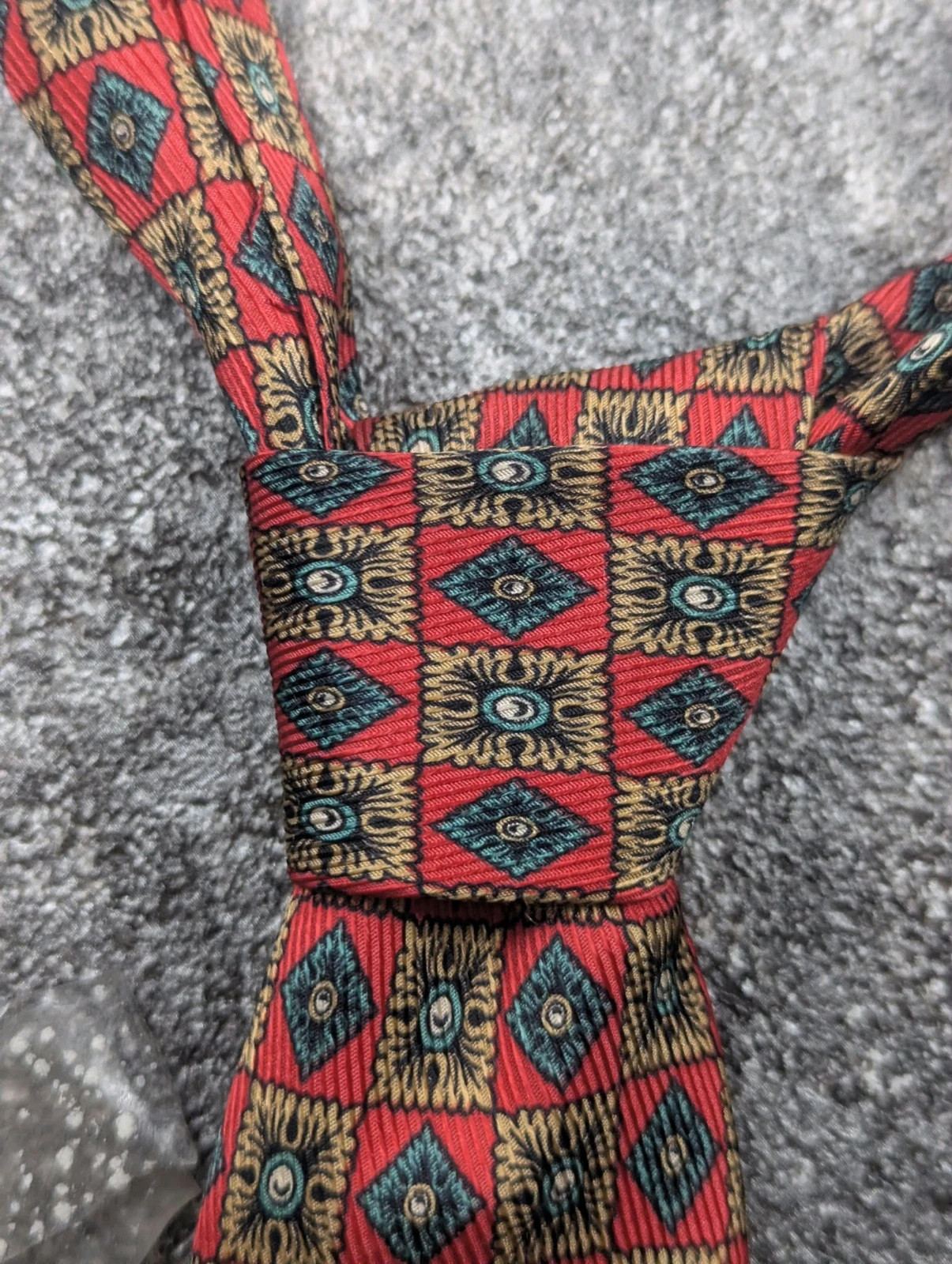 Nina Ricci Paris – Cravate vintage 100 % soie rouge motifs géométriques – Rétro 90s – Nina Ricci 2