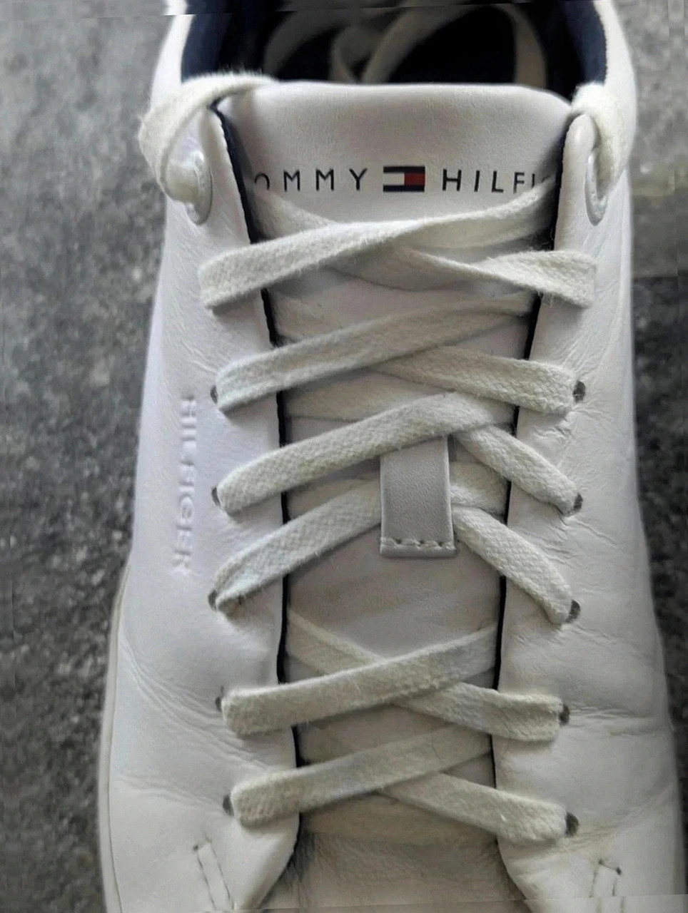 Sneakers homme Tommy Hilfiger Premium Vulc cuir blanc – 42 clean logo tricolore – Tommy Hilfiger – taille 42 4