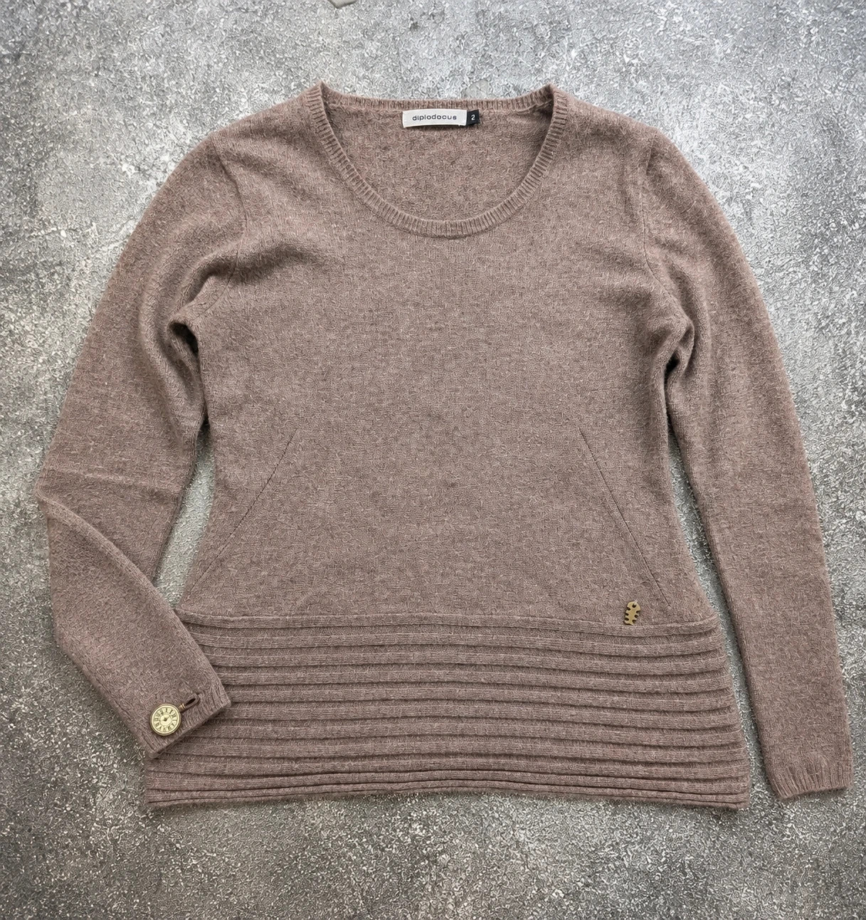 Diplodocus pull femme angora laine taupe chiné détails bijoux fantaisie – Taille M (2)