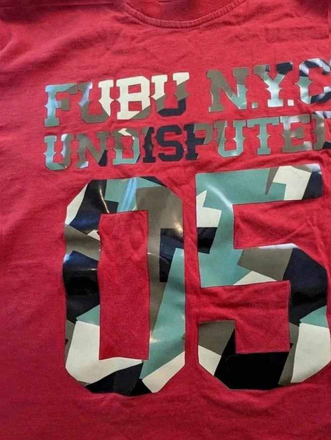 T-shirt Fubu Camo Us Y2K vintage big print hip hop streetwear Nyc Undisputed 05 logo – FUBU – taille M 2
