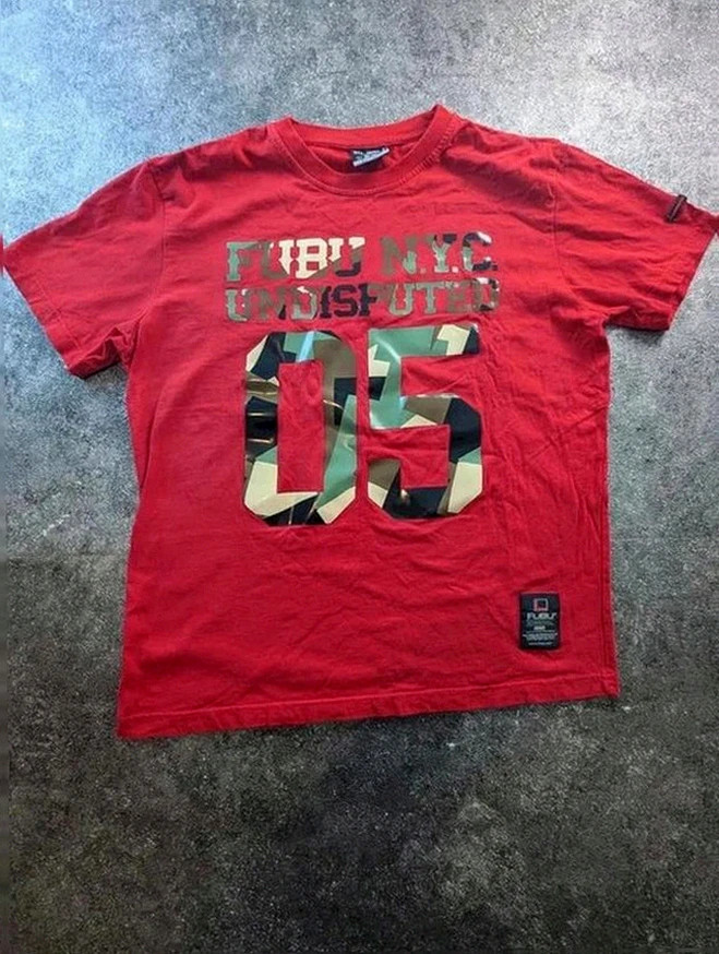T-shirt Fubu Camo Us Y2K vintage big print hip hop streetwear Nyc Undisputed 05 logo