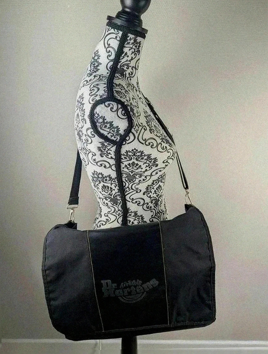 Sac vintage Dr. Martens bandoulière noir – messenger volumineux workwear