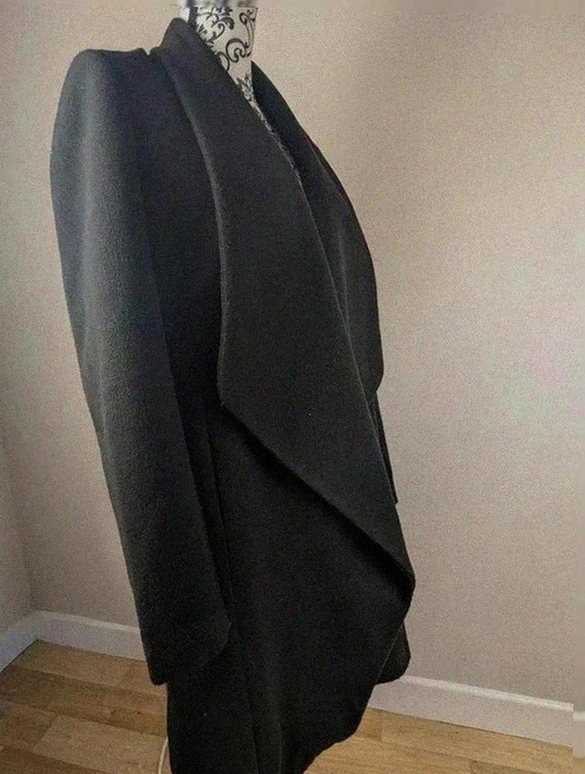 🧥 manteau long Rinascimento noir (coupe élégante drapée) tendance – Rinascimento – taille M / 38 / 10 2