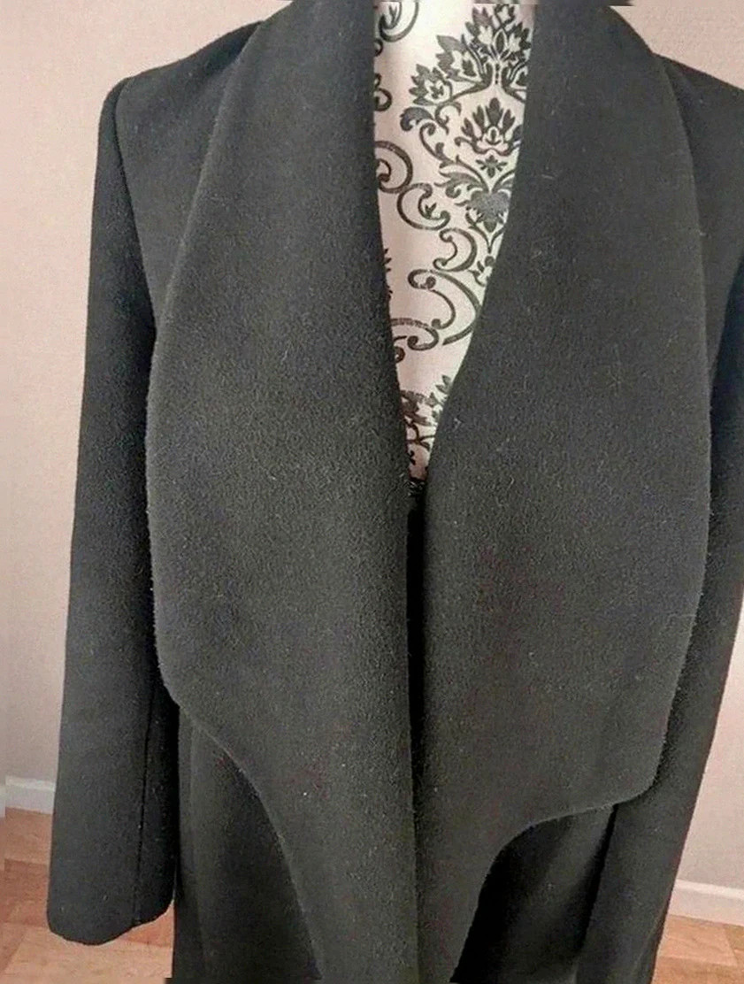 🧥 manteau long Rinascimento noir (coupe élégante drapée) tendance – Rinascimento – taille M / 38 / 10 4