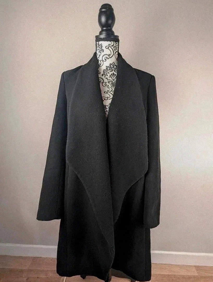 🧥 manteau Rinascimento long noir (tendance drapée coupe élégante)