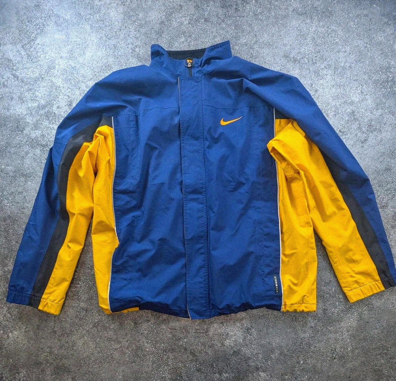 Veste Nike storm-fit vintage bleu jaune coupe vent outdoor gorpcore Y2K XL/2XL – Nike – taille XL 2