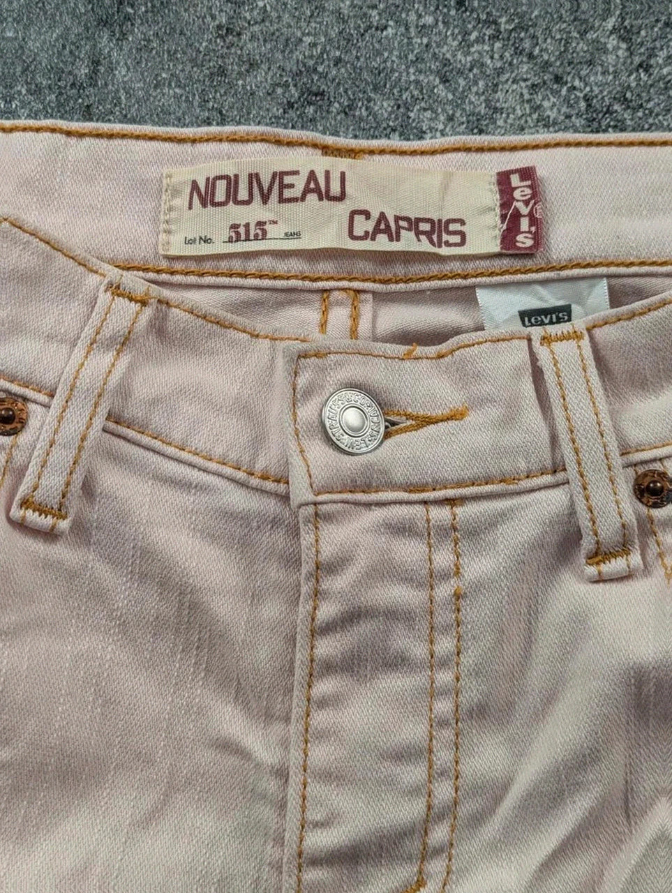 Pantacourt Levi’s 515 Capri rose pastel femme Taille 8 / Fr 38 coupe cropped – Levi's – taille M / 38 / 10 5