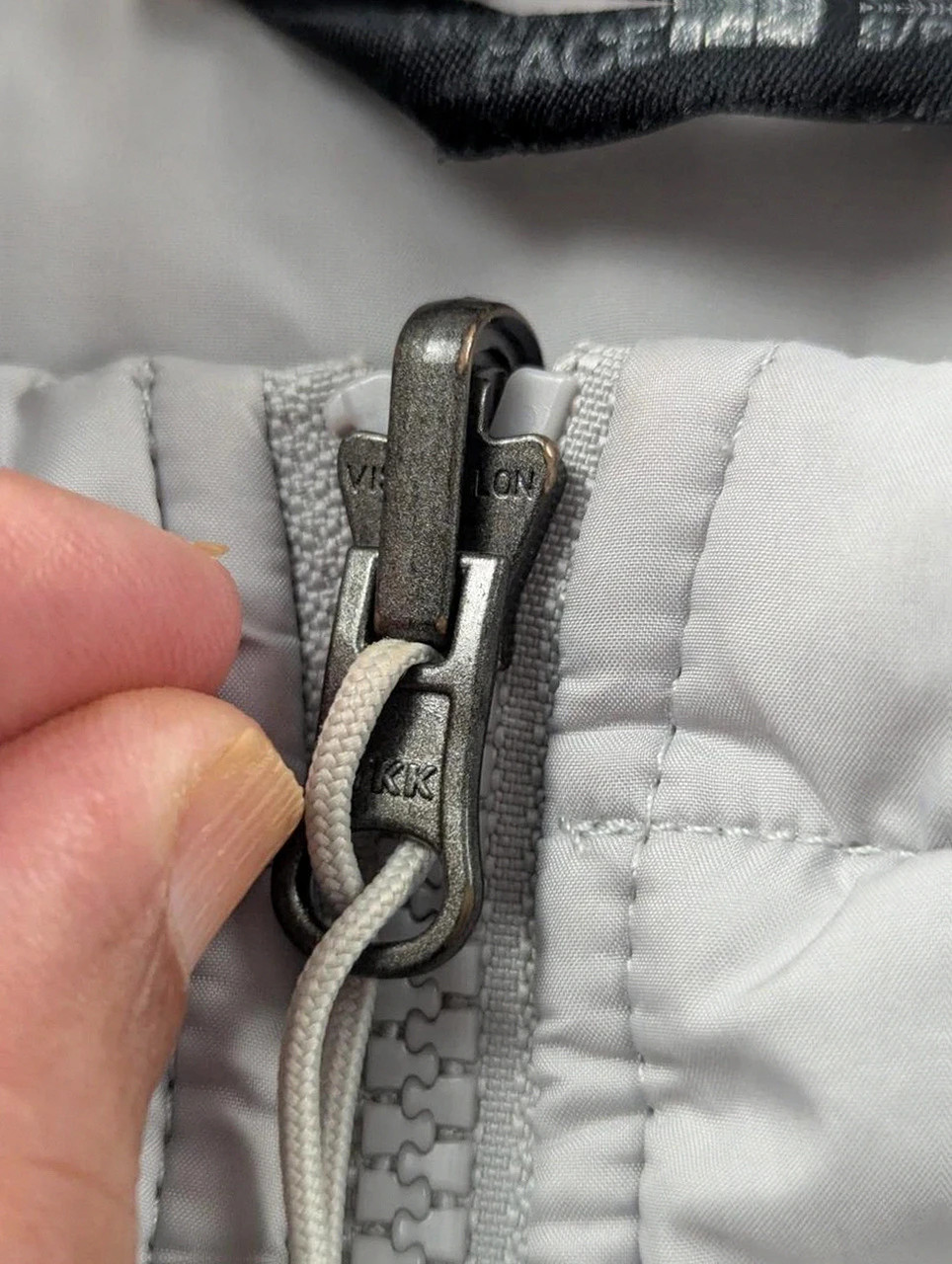 The North Face Doudoune Matelassée Homme S Gris Clair Outdoor Randonnée Streetwear Gorpcore – The North Face – taille S 5
