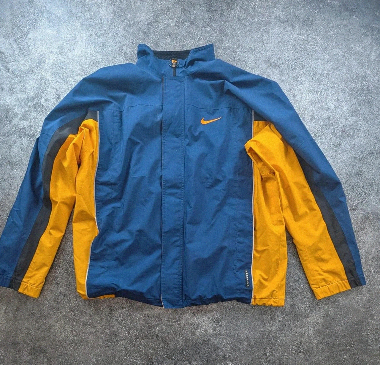 Veste Nike storm-fit vintage bleu jaune coupe vent outdoor gorpcore Y2K XL/2XL – Nike – taille XL 2
