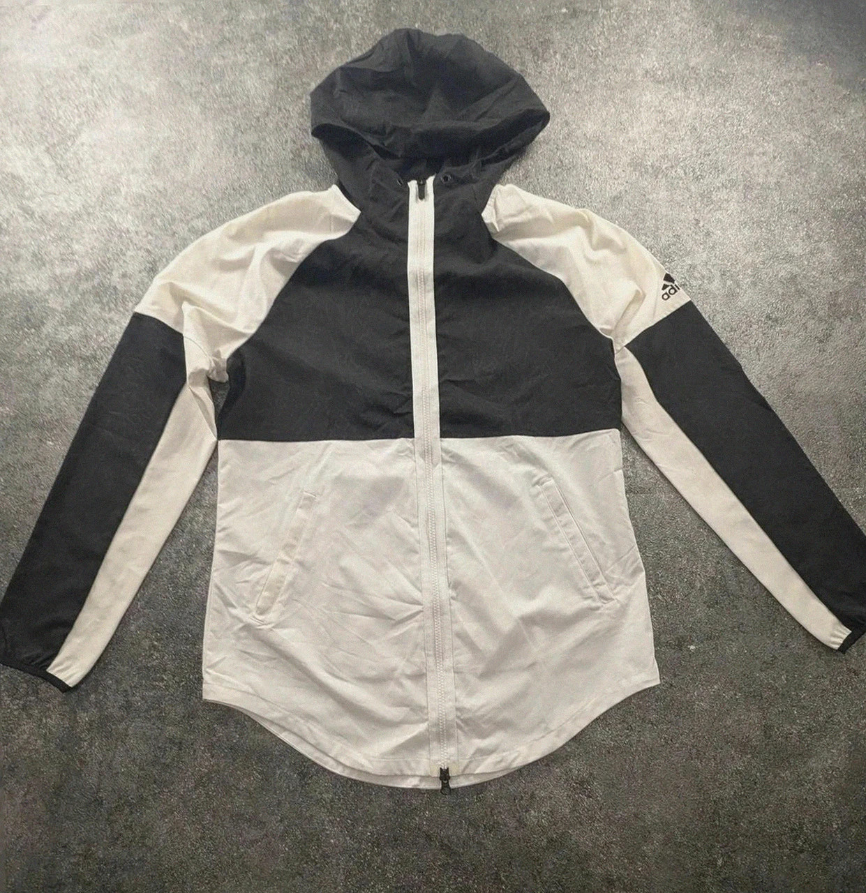 Veste coupe vent adidas noir crème capuche lightweight techwear S CE0284