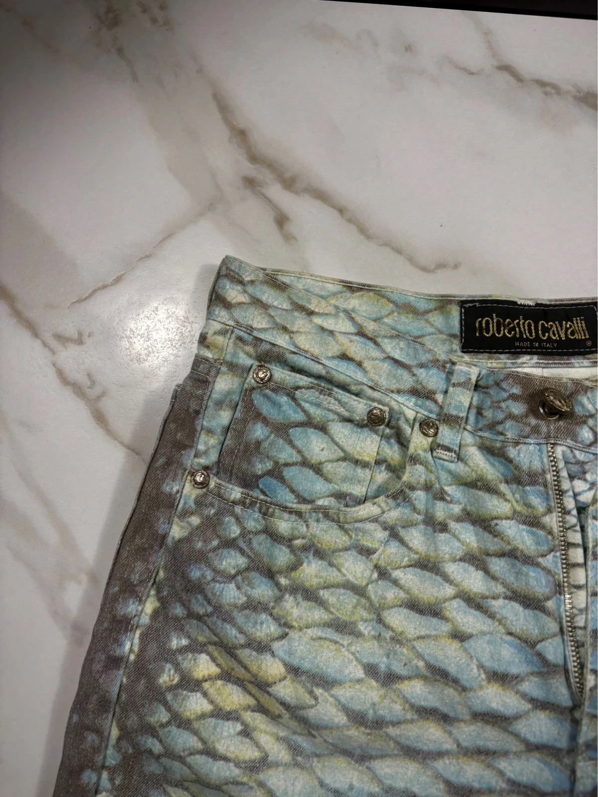 Jean femme Roberto Cavalli imprimé effet python XS Coupe droite évasée – Roberto Cavalli – taille XS / 34 / 6 4
