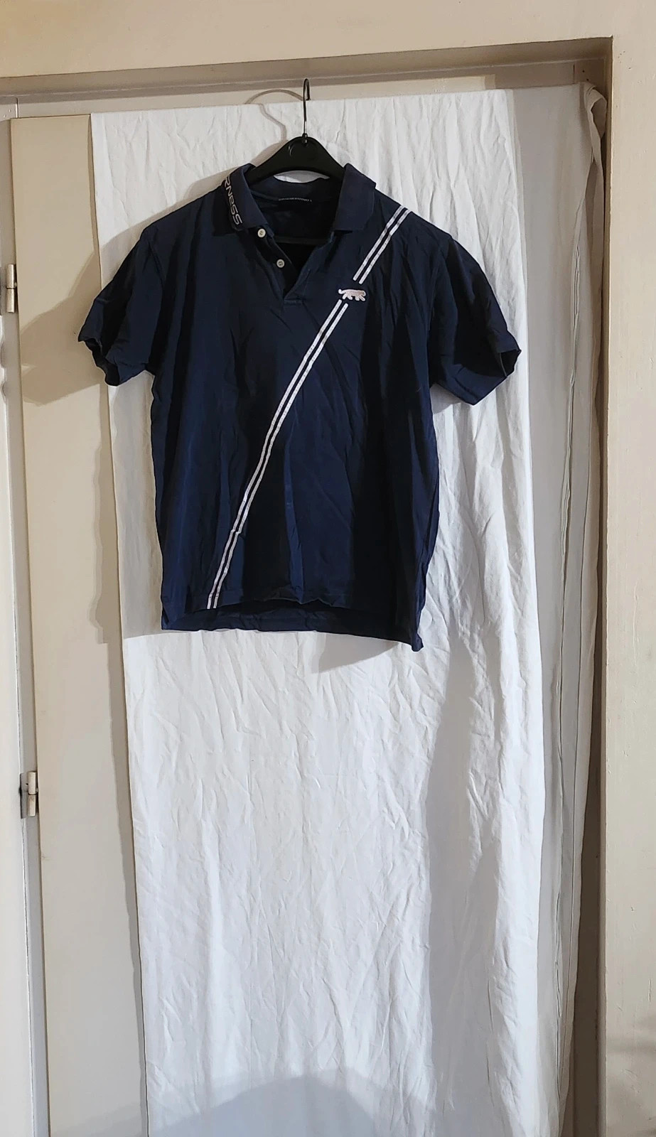 Polo Airness bleu marine – Taille M – Détails brodés
