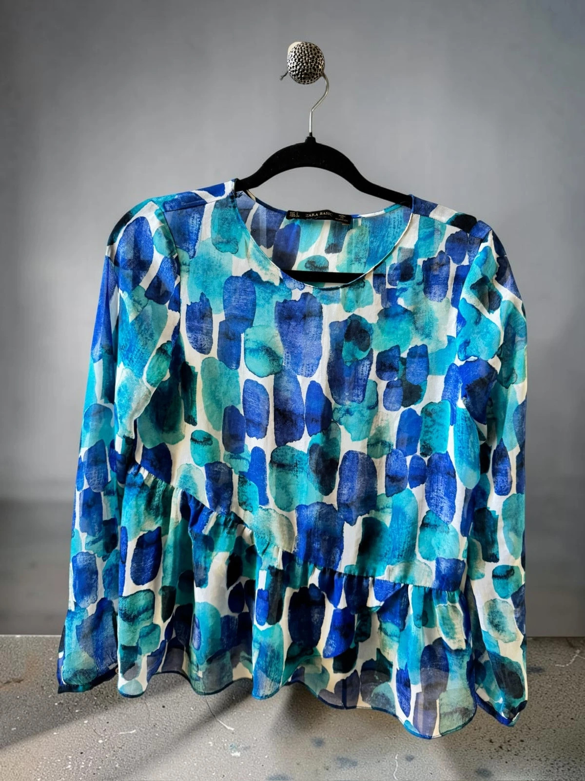 Blouse asymétrique à volants Zara