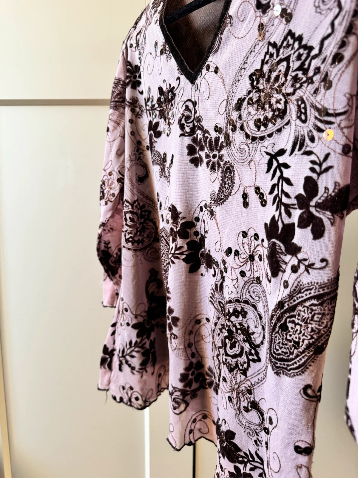 Top vintage à motifs et sequins effet velours mesh – Vintage Dressing – taille M / 38 / 10 3