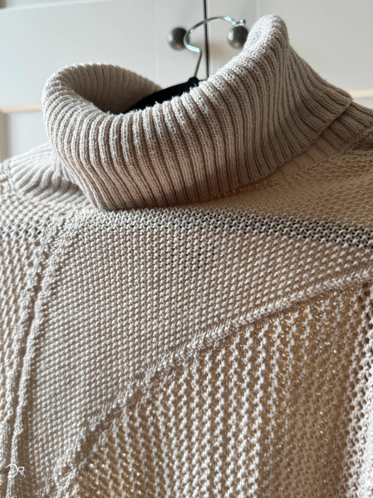 Pull col roulé beige cape poncho oversize maille vintage taille 2 – Vintage Dressing – taille M / 38 / 10 2