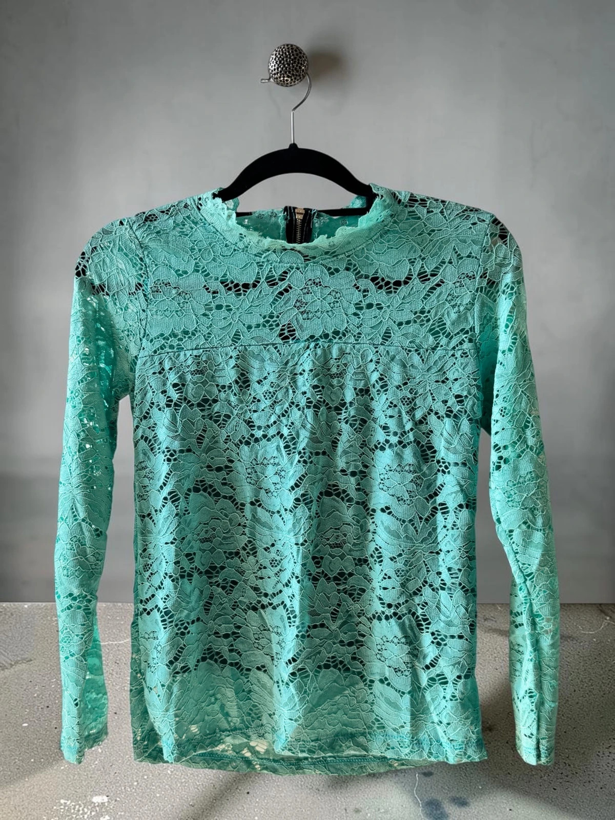 Top dentelle vert d'eau moulant col montant y2k transparent doublé