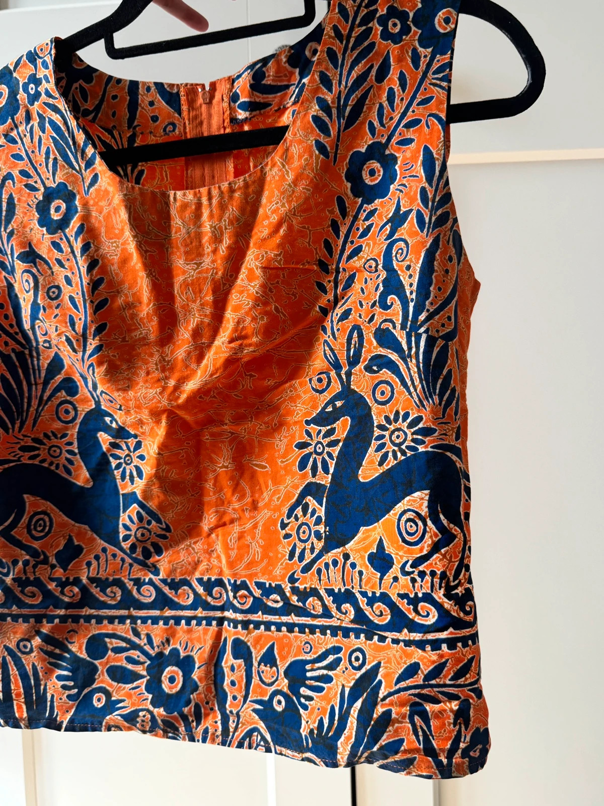 Top court sans manches vintage orange bleu imprimé animaux folklore – Vintage Dressing – taille S / 36 / 8 3