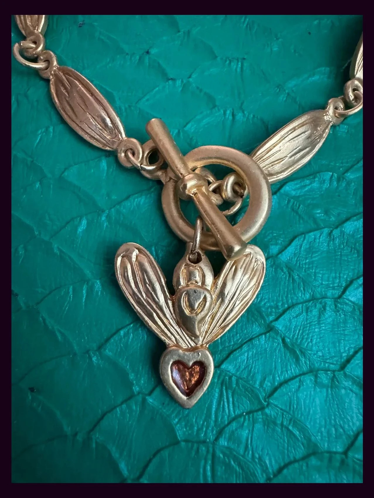 Pulsera dorada vintage 🦋 – Vintage 2