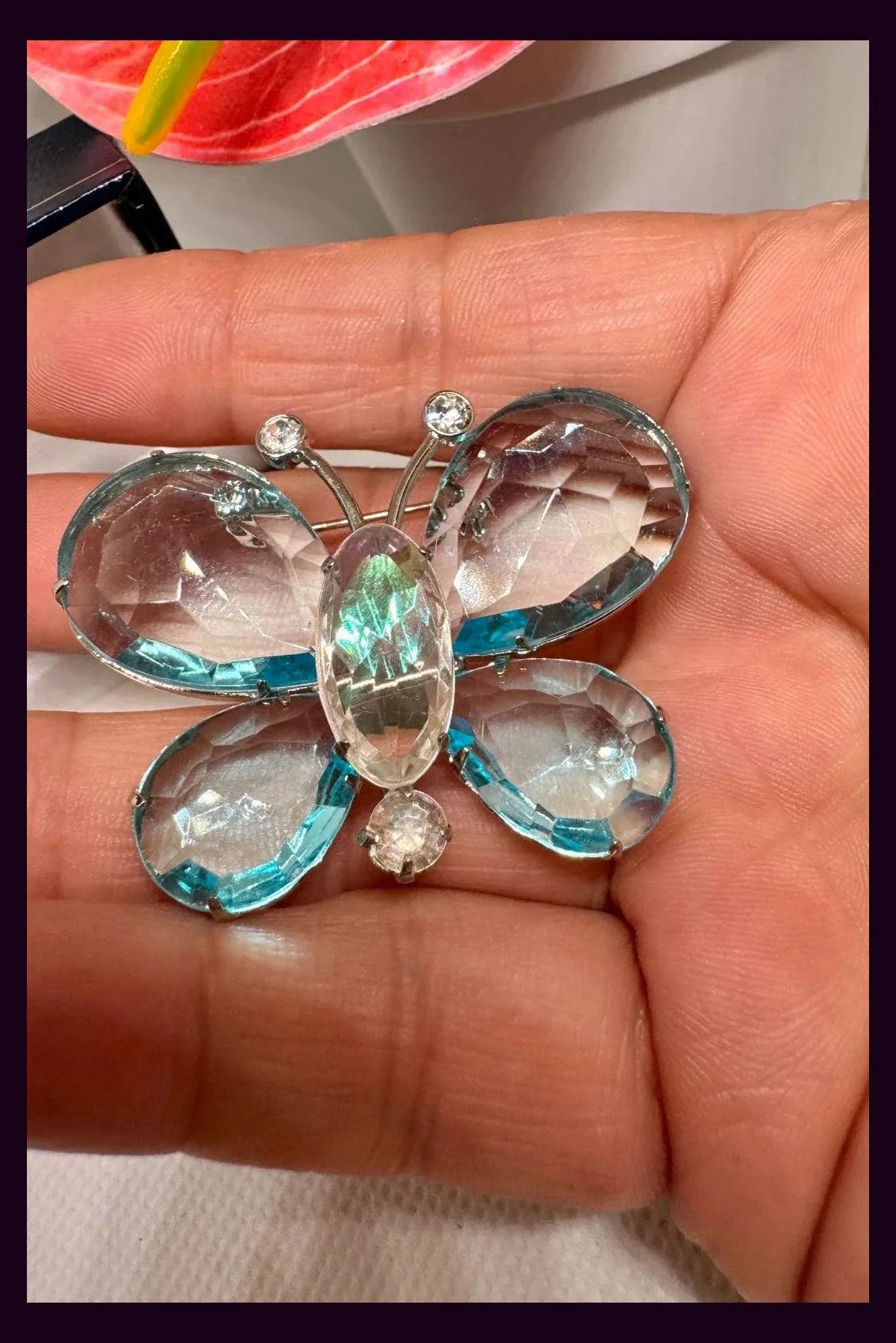 Broche vintage de acero y cristal 🦋 – Vintage 3