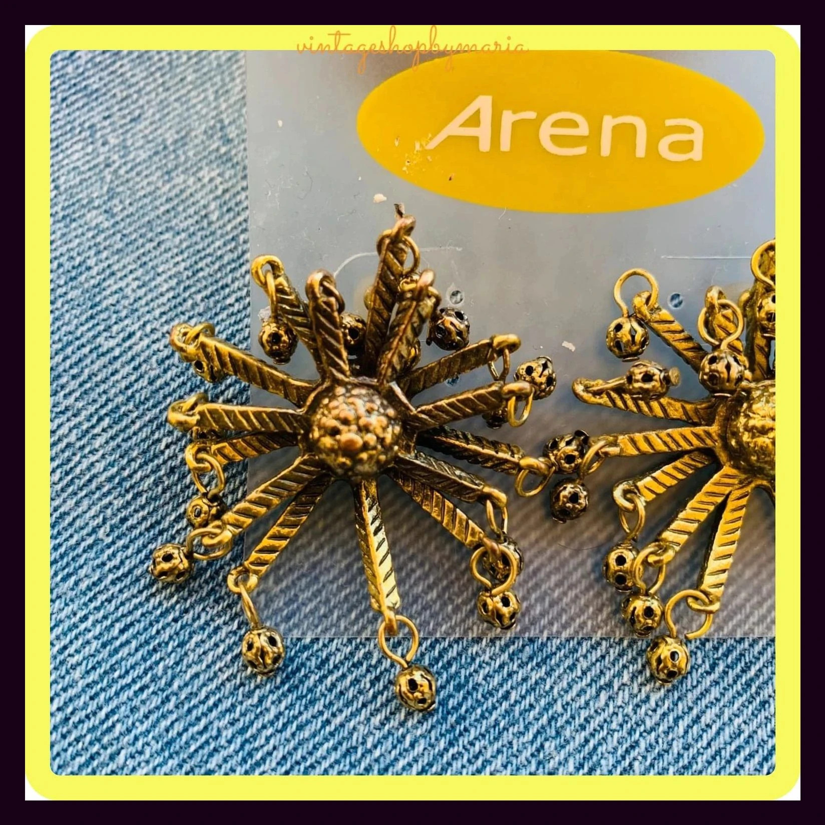 Pendientes dorados marca Arena 🦋 – Arena 2