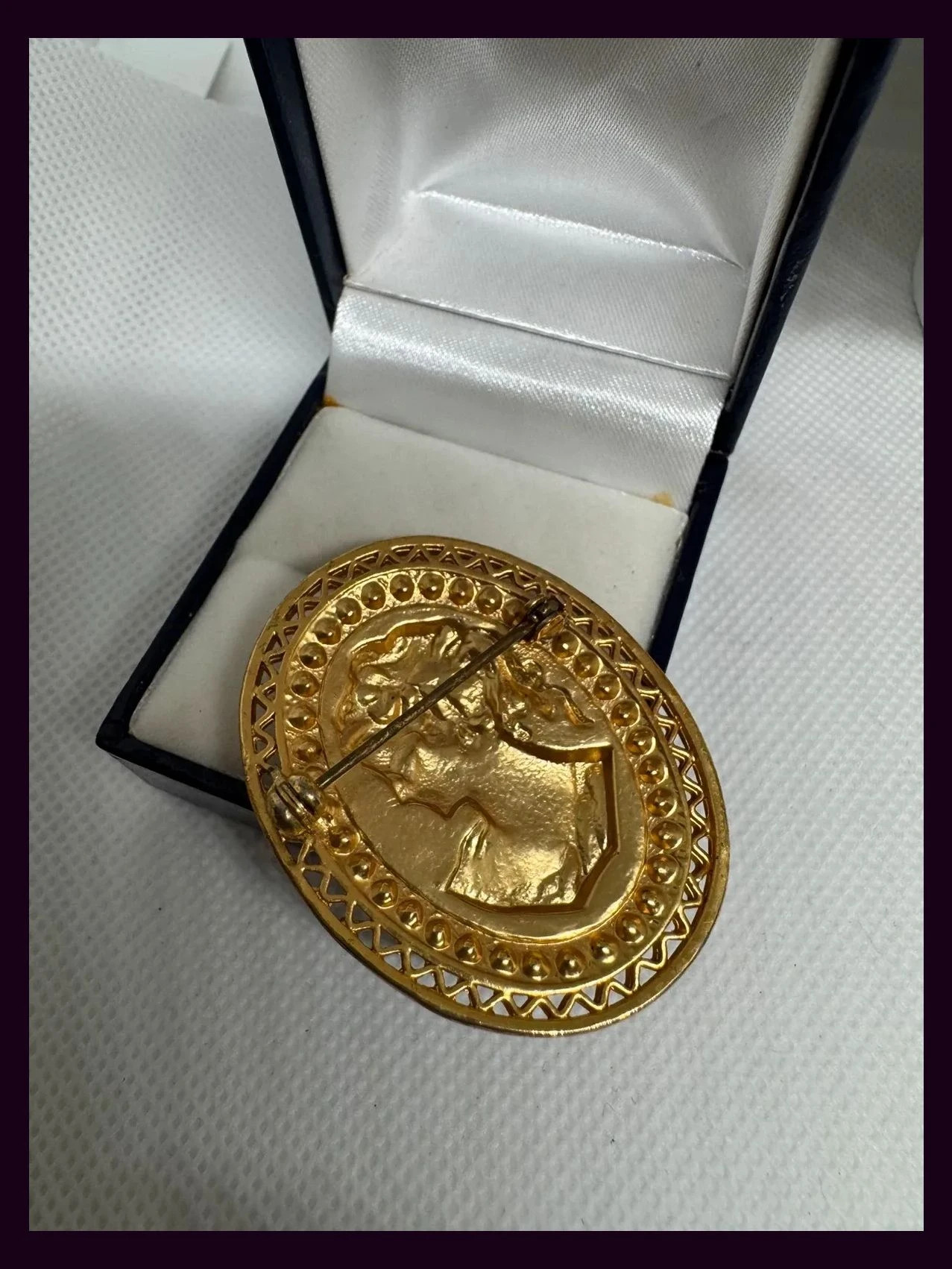 Broche vintage chapado oro 🦋 – Vintage Dressing 4