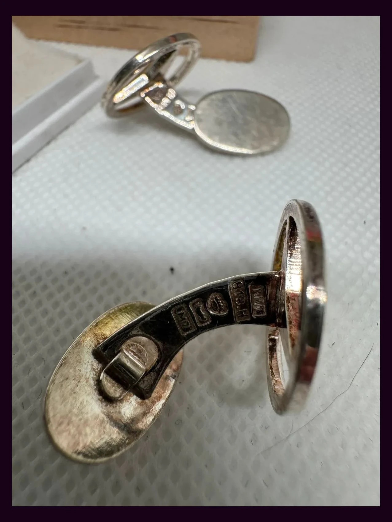 Exclusivos gemelos vintage de plata maciza con el icónico logo de Mercedes-Benz 🦋 – Mercedes-Benz 4