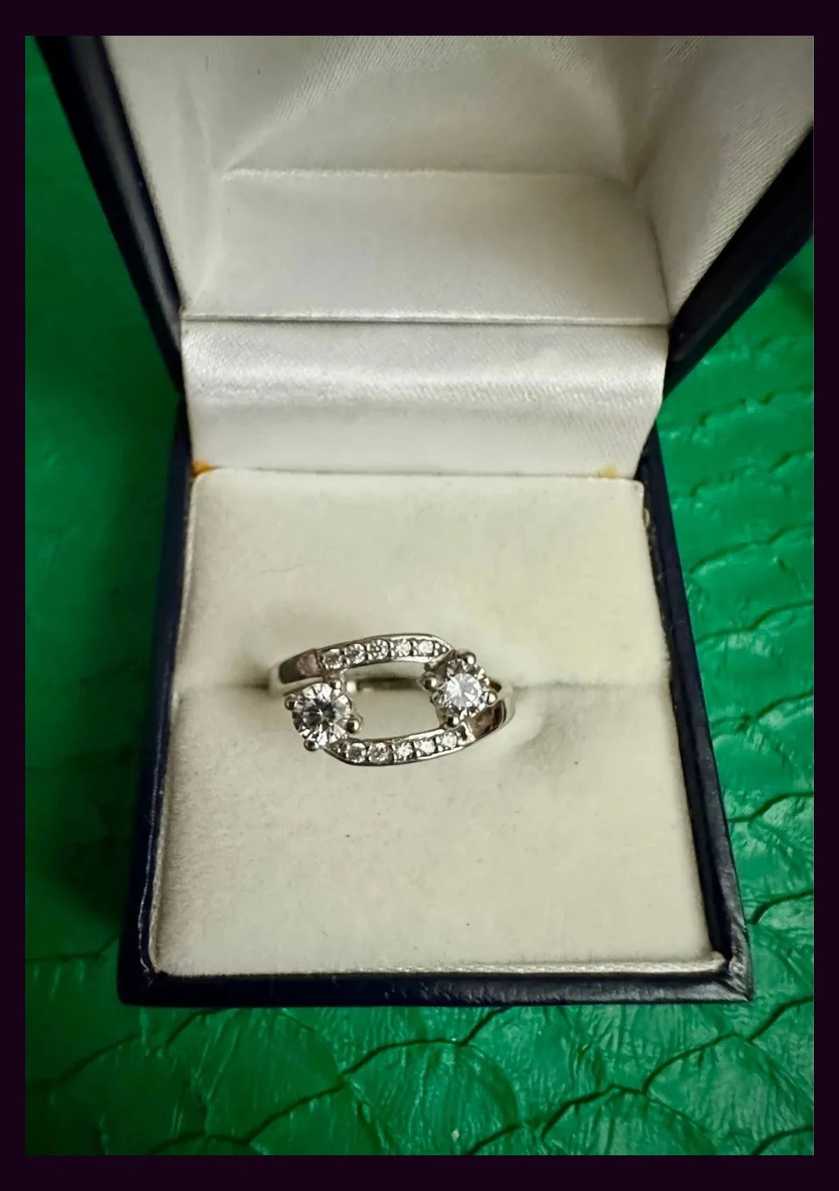 Anillo oro blanco de 9kt , oro blanco 375 , fabricado en Italia ,talla 18 🦋