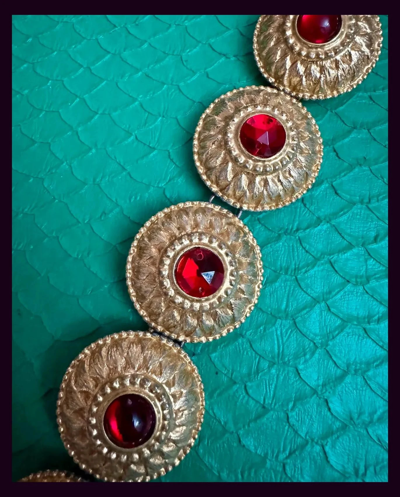 Bracelete Vintage Loris Azzaro- Coleccionista - Dorado Hecho en Francia 🦋 – Loris Azzaro 3