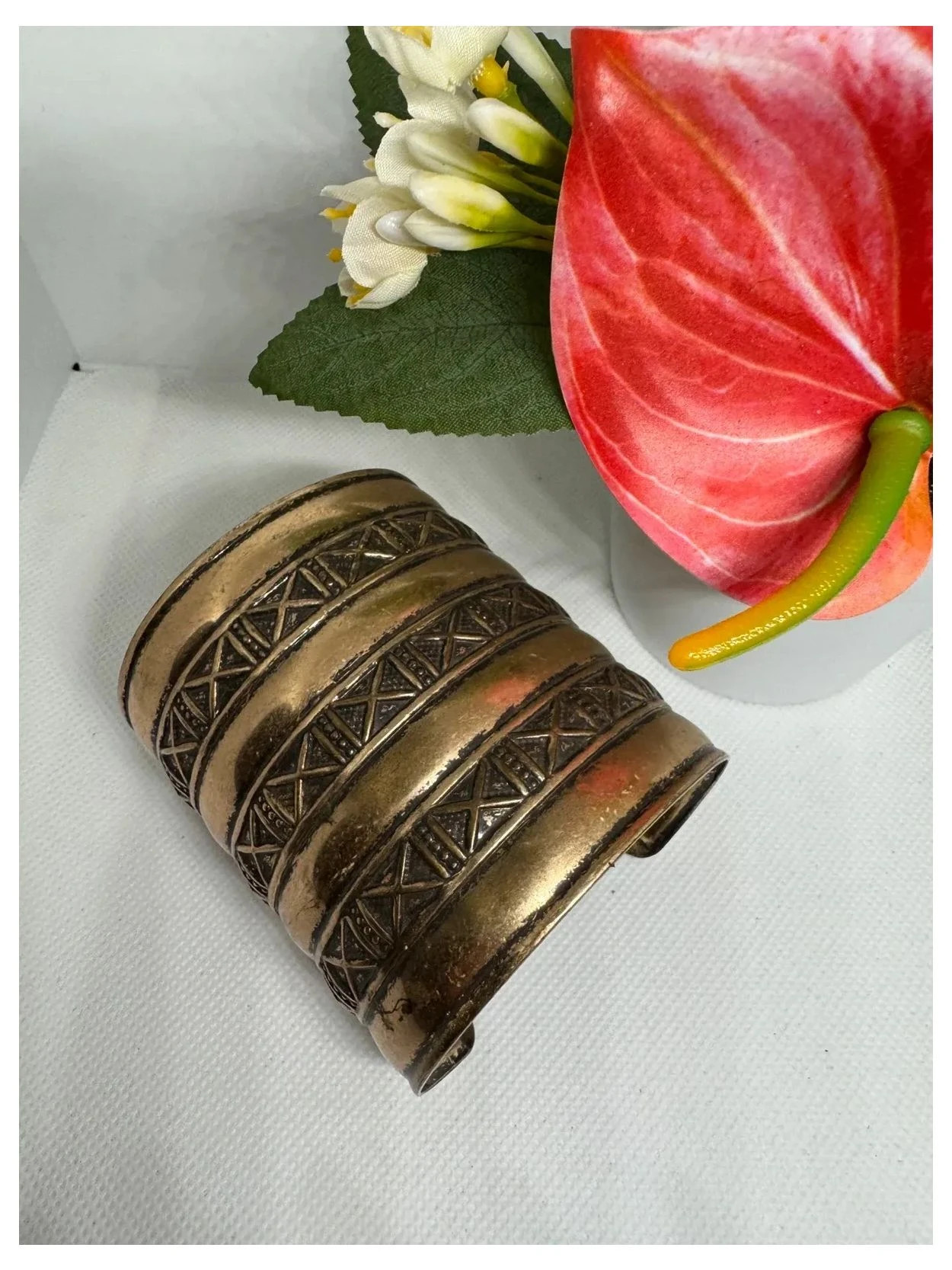 Brazalete ancho vintage de latón , dorada 🦋 – Vintage 4