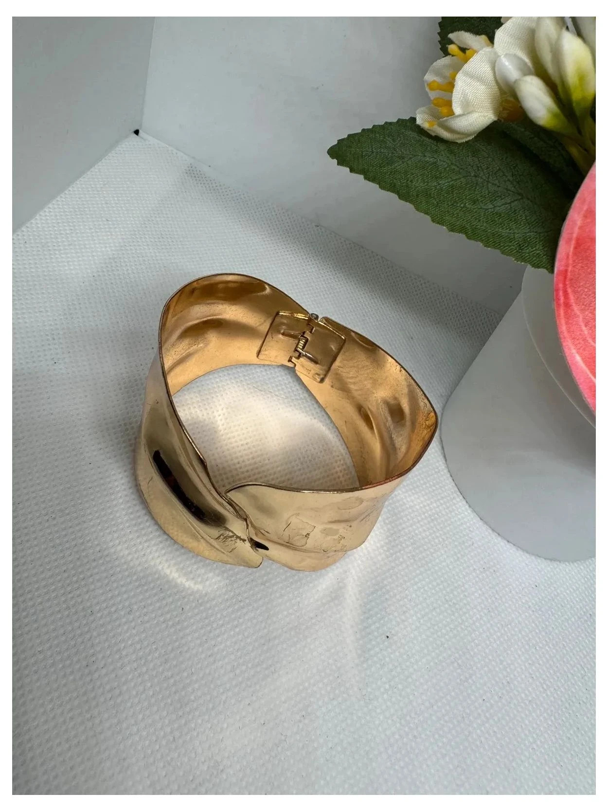 Brazalete ancho dorado 🦋 – La Boutique 4