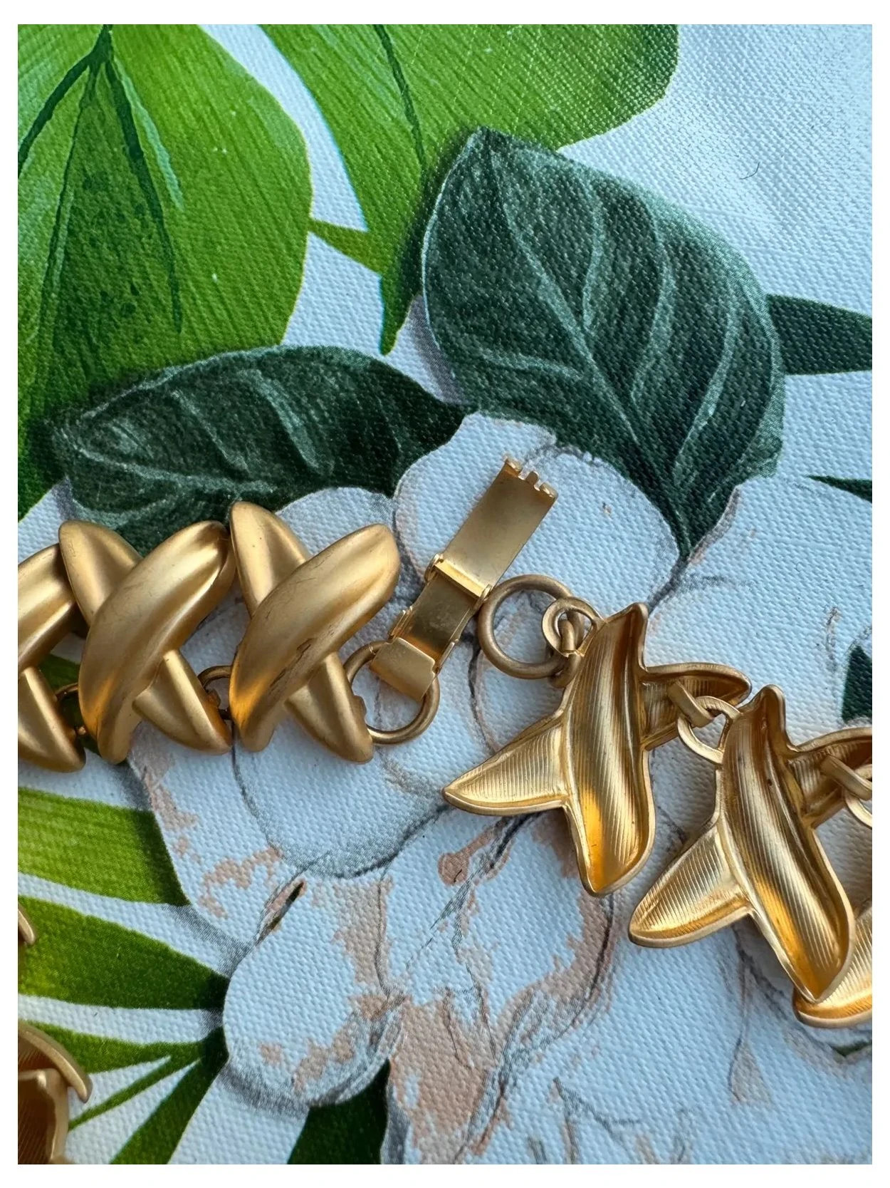 Collar dorado mate vintage 🦋 – Vintage 4