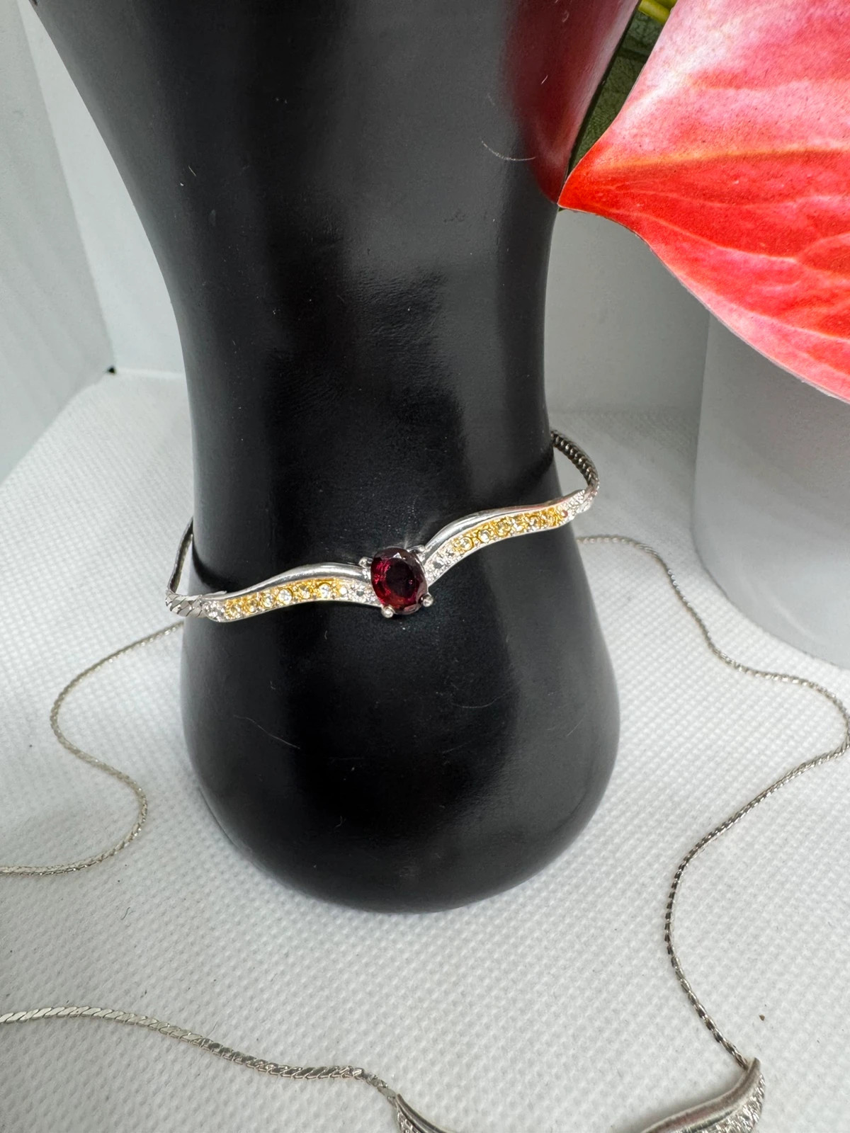 Collar y pulsera plateado 🦋 – AVON 3