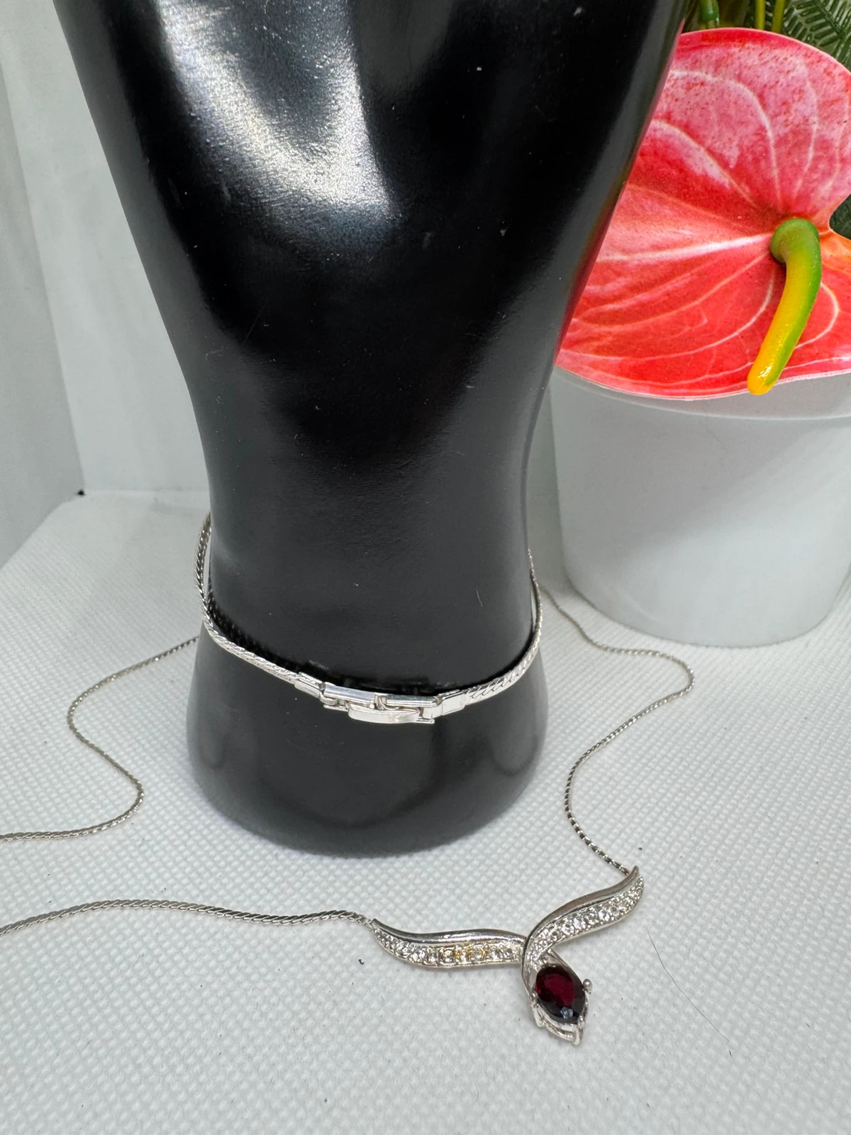 Collar y pulsera plateado 🦋 – AVON 4
