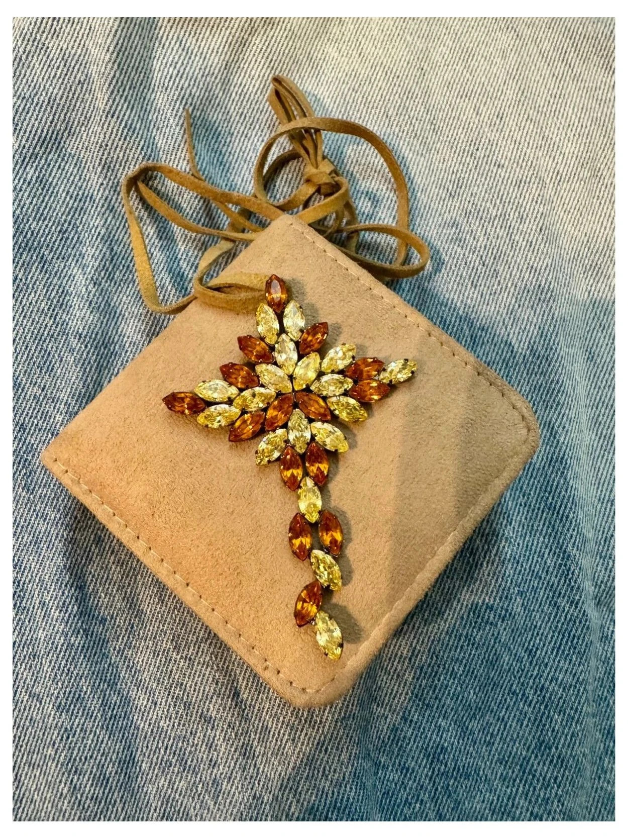 Colgante cruz piedras cristal brilla mucho 🦋 – Vintage Dressing