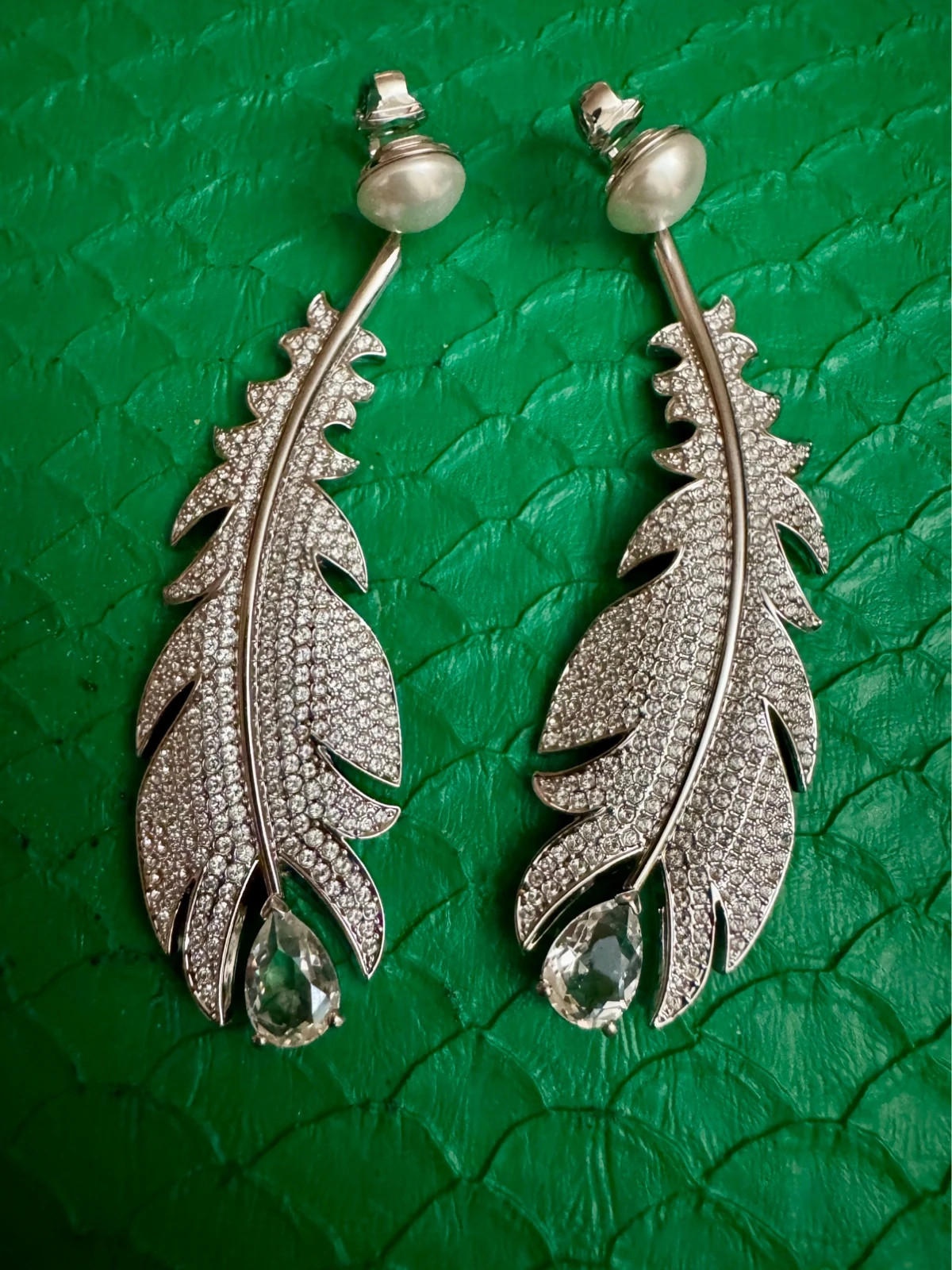 Pendientes pluma de Swarovski 🦋