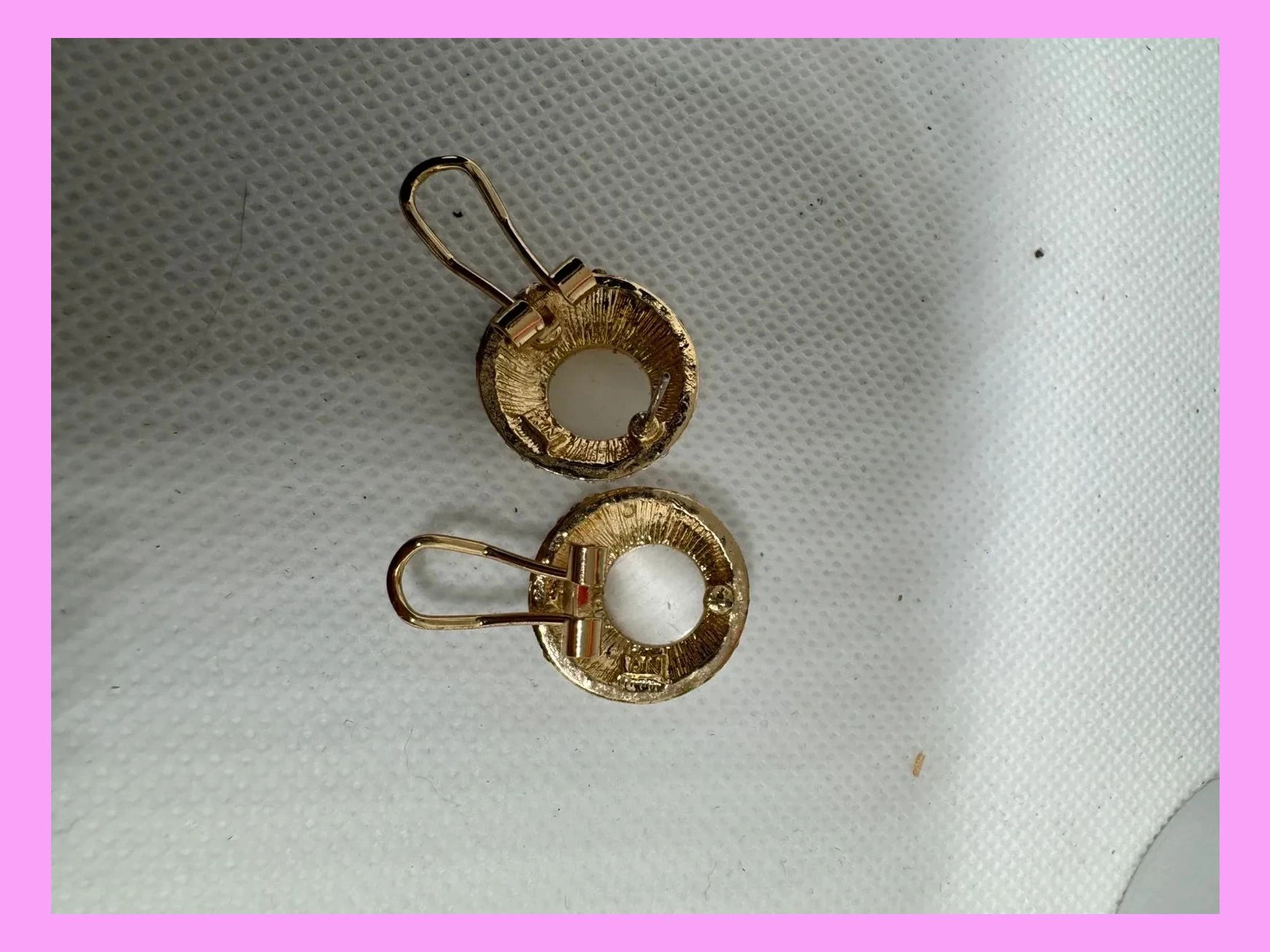 Pendientes dorados vintage 🦋 – Vintage 4