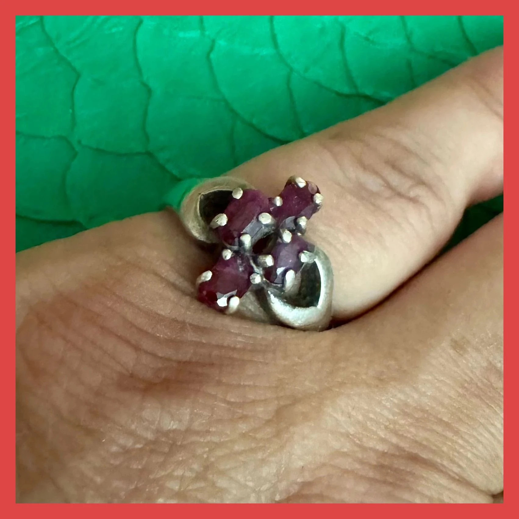 Anillo plata vintage con piedras rubies 🦋