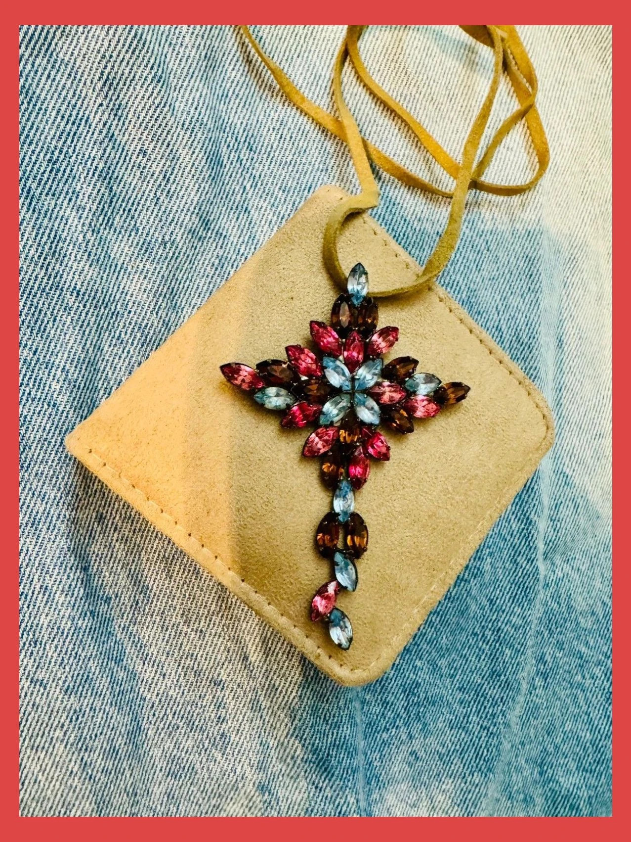 Colgante cruz piedras cristal brilla mucho 🦋 – Vintage Dressing 2
