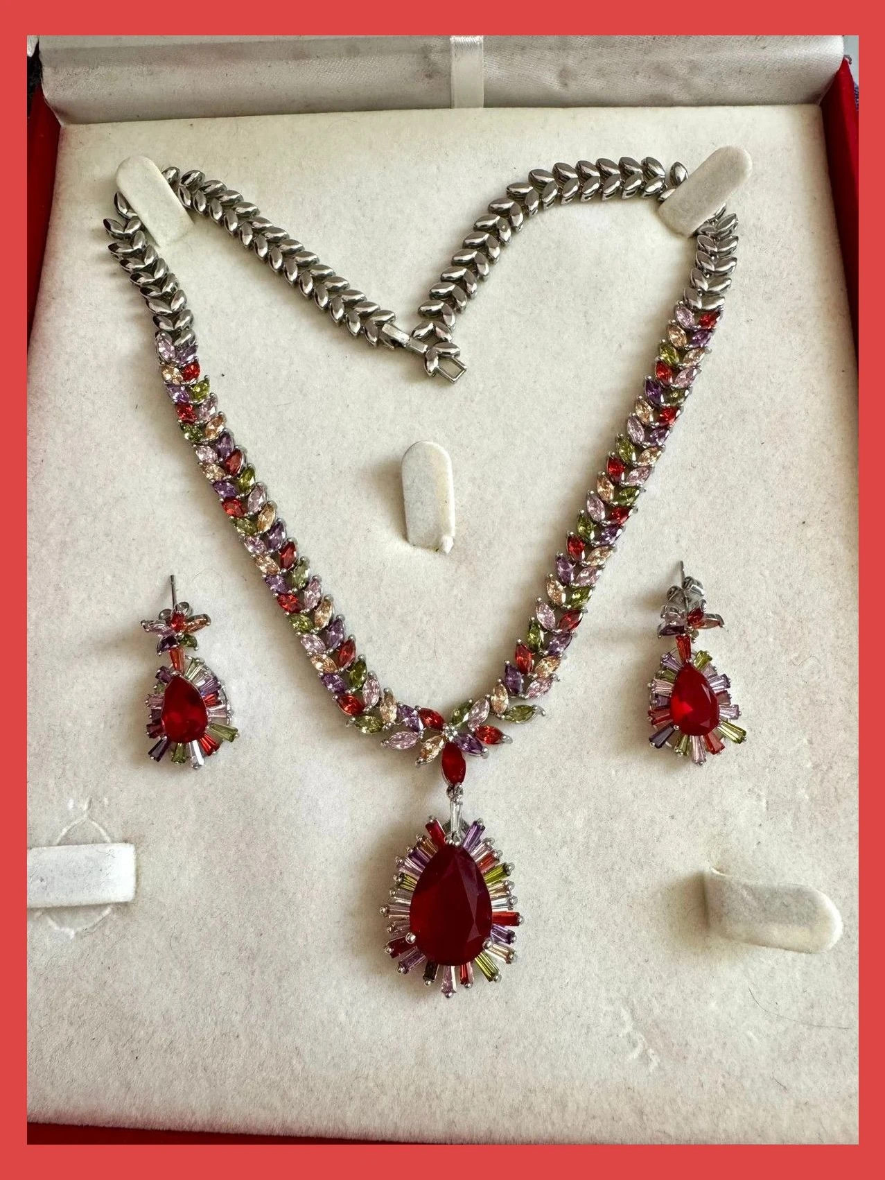 Impresionante juego de joyas vintage con piedras , con estuche 🦋 – Vintage Dressing 2