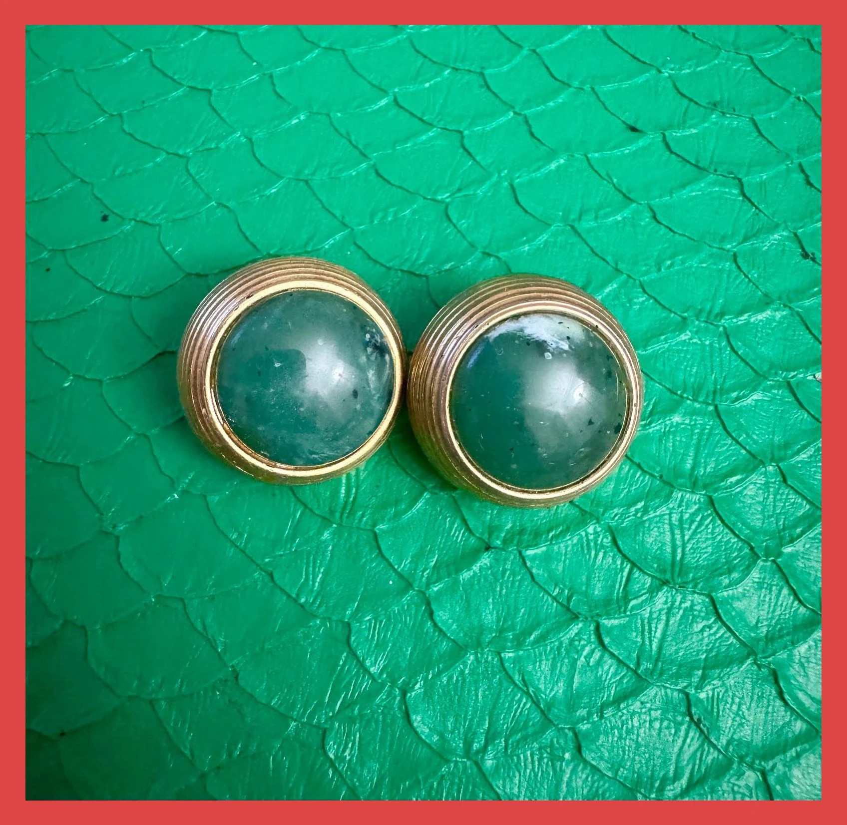 Pendientes clip vintage con piedra Agata verde 🦋 – Vintage Dressing
