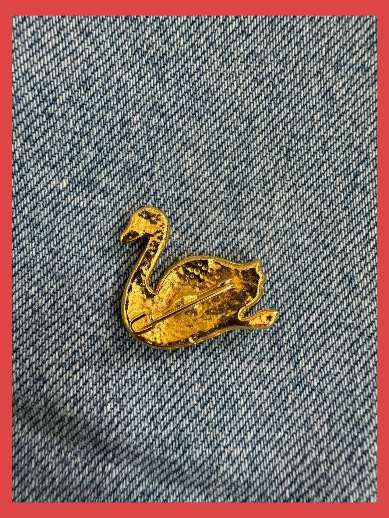 Broche vintage esmaltado , le falta un par de piedrecitas 🦋 – Vintage Dressing 3