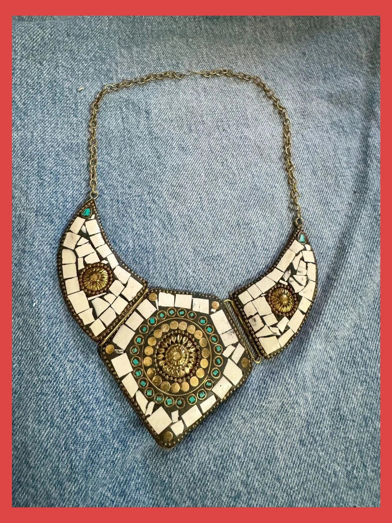 Collar vintage de latón con piedras naturales 🦋 – Vintage Dressing