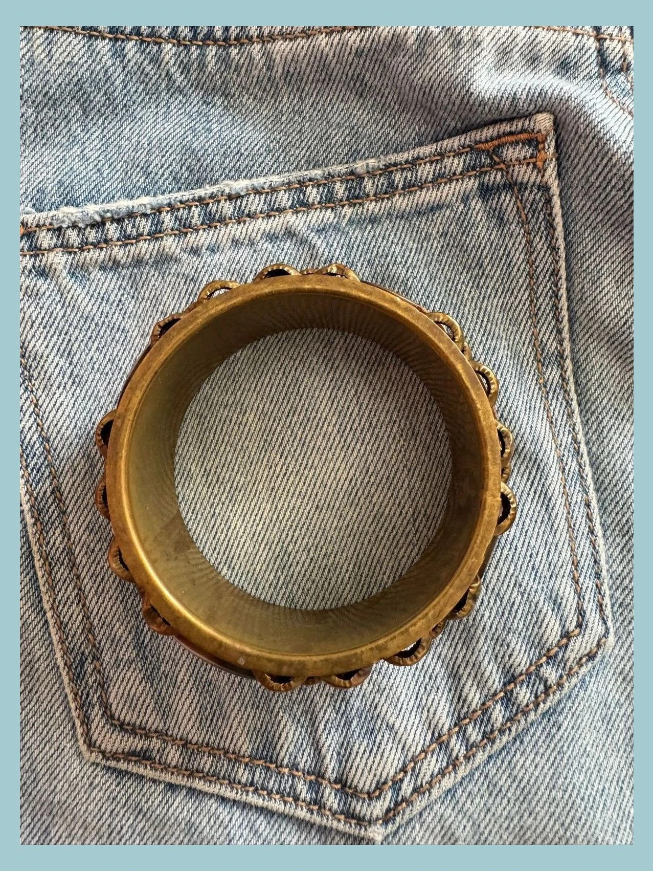 Brazalete ancho vintage 🦋 – Vintage Dressing 4