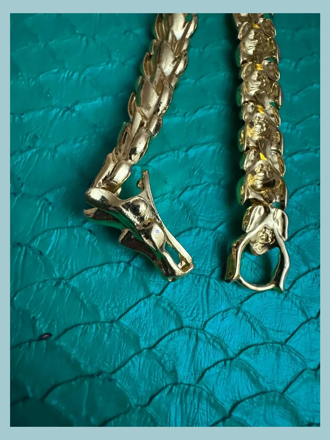 Pulsera dorada acero inoxidable 🦋 – Vintage 3